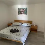 Beachfront Apartment Srima
