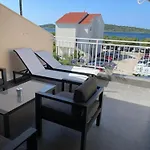 Beachfront Apartment Srima