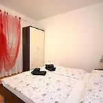 Apartment Beachfront Srima