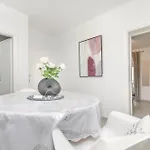 Apartment Beachfront Srima