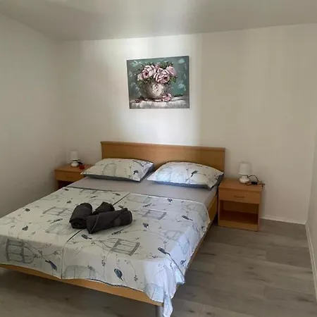 Beachfront Apartamento Srima