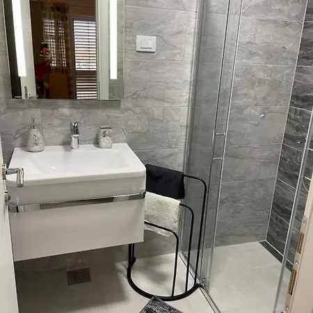 Apartment Beachfront Srima