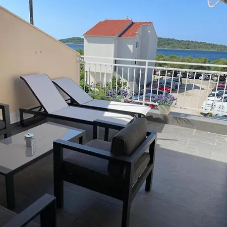 Beachfront Apartamento Srima