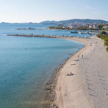 Beachfront Daire Srima