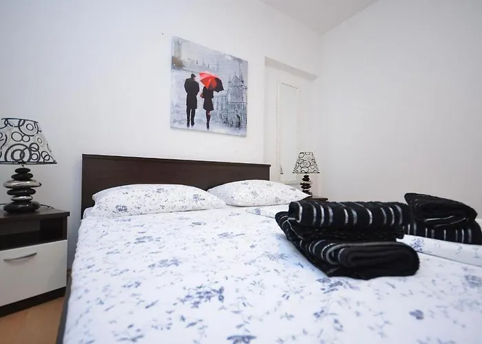 Beachfront شقة سريما